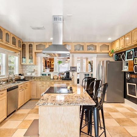 טאמפה Four Different Options At One Great Location-- 1 - Spacious 3 Bed 2 Bath House Or 2- 2Nd Floor 2 Bed 1 Bath Guesthouse Or 3- 1St Floor Studio Or 3- A Tiny Home Rv מראה חיצוני תמונה