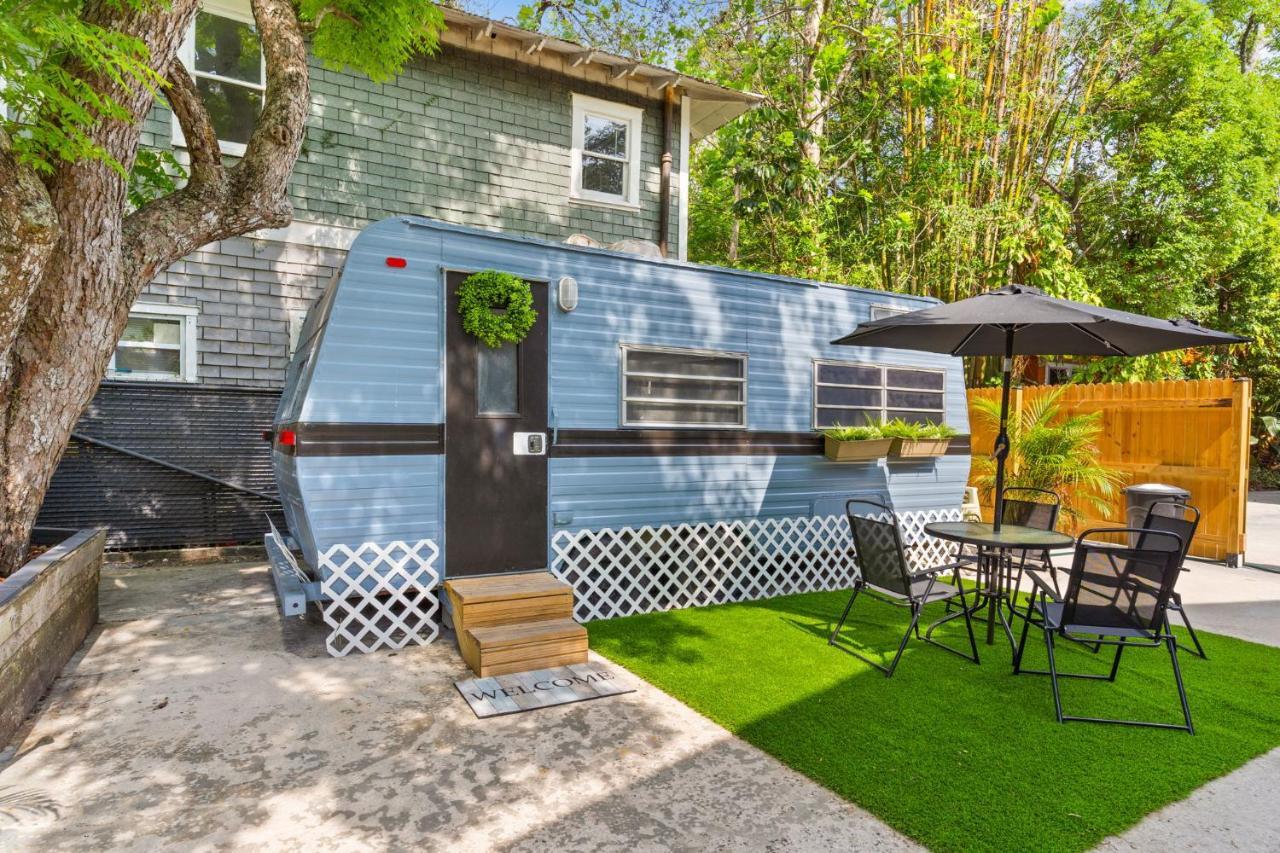 טאמפה Four Different Options At One Great Location-- 1 - Spacious 3 Bed 2 Bath House Or 2- 2Nd Floor 2 Bed 1 Bath Guesthouse Or 3- 1St Floor Studio Or 3- A Tiny Home Rv מראה חיצוני תמונה