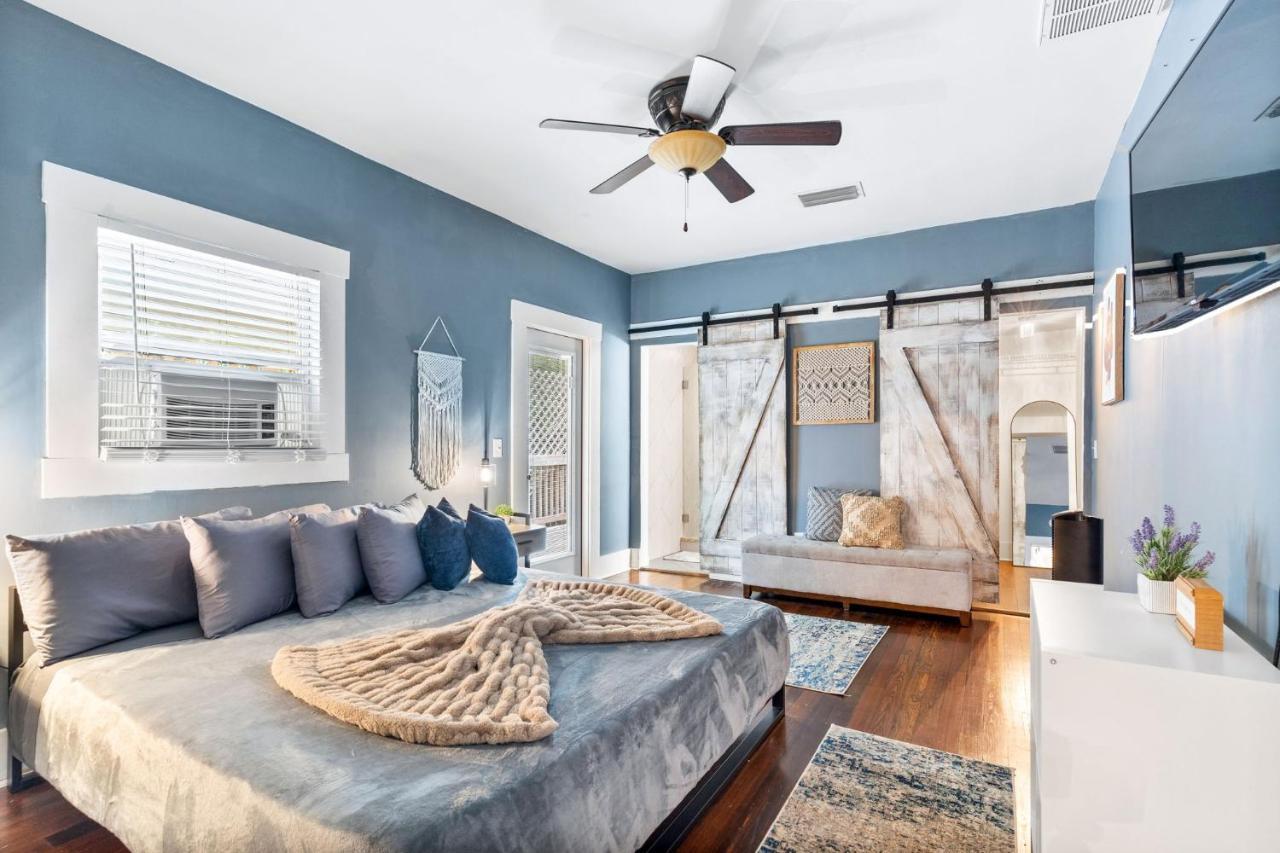 טאמפה Four Different Options At One Great Location-- 1 - Spacious 3 Bed 2 Bath House Or 2- 2Nd Floor 2 Bed 1 Bath Guesthouse Or 3- 1St Floor Studio Or 3- A Tiny Home Rv מראה חיצוני תמונה